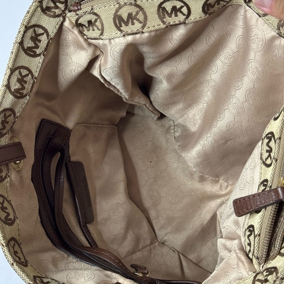 MICHAEL MICHAEL KORS Logo Leather-Trimmed Tote - Picture 12 of 16